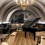 Отель Du Roi & By Sowell Collection 5*