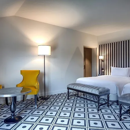 Hotel Du Roi & By Sowell Collection 5*