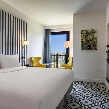 Du Roi & By Sowell Collection Carcasona