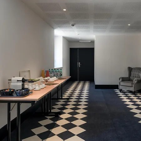 Hotel Du Roi & By Sowell Collection 5*