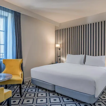 Hotel Du Roi & By Sowell Collection 5*