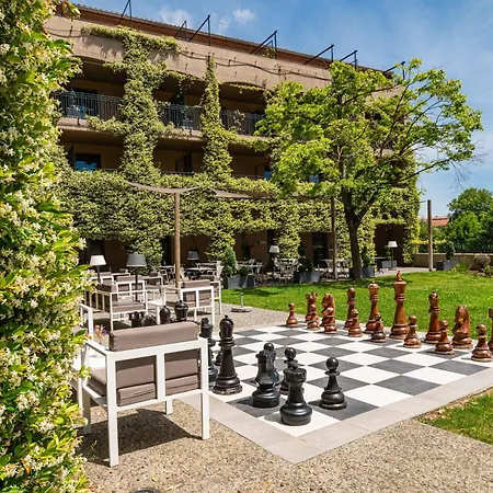 Hotel Du Roi & By Sowell Collection 5*