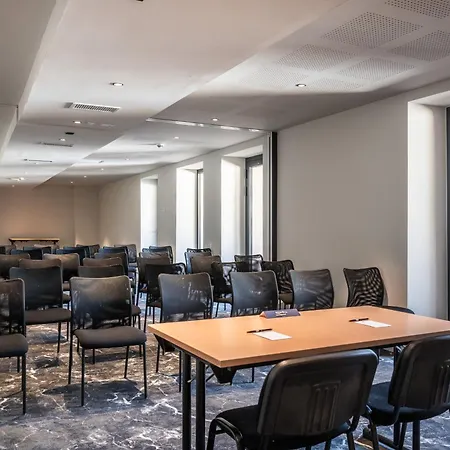 Hotel Du Roi & By Sowell Collection