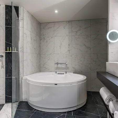 Du Roi & By Sowell Collection Hotel 5*