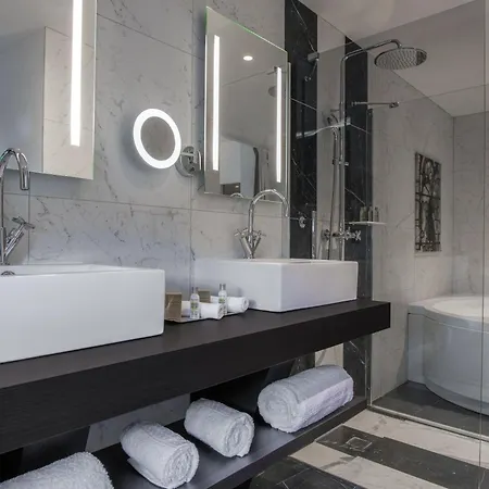 Du Roi & By Sowell Collection Hotel Carcasona