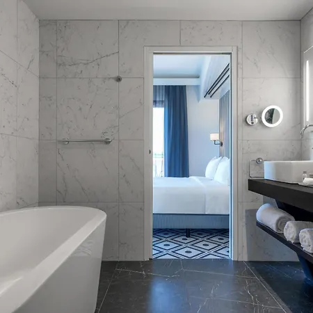 Hotel Du Roi & By Sowell Collection 5*