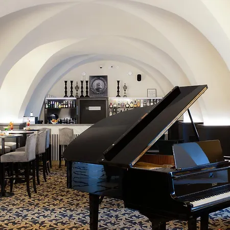 Du Roi & By Sowell Collection 5* Carcasona