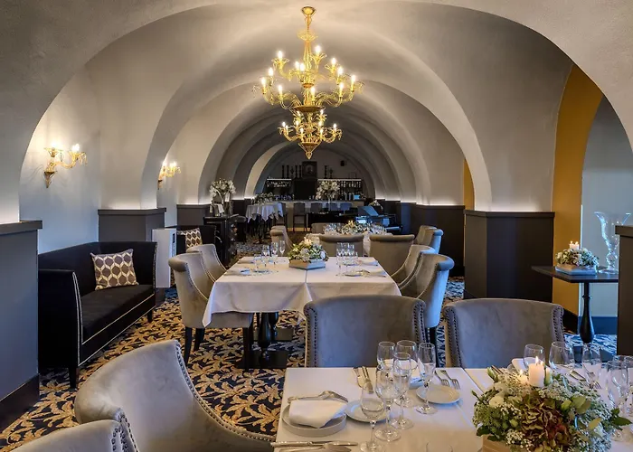 Szálloda Du Roi & By Sowell Collection