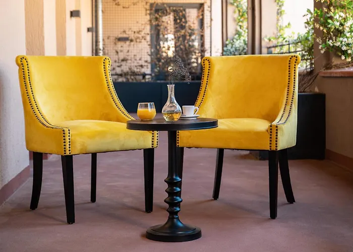 Du Roi & By Sowell Collection Carcassone