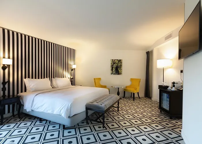 Du Roi & By Sowell Collection 5* Carcassone