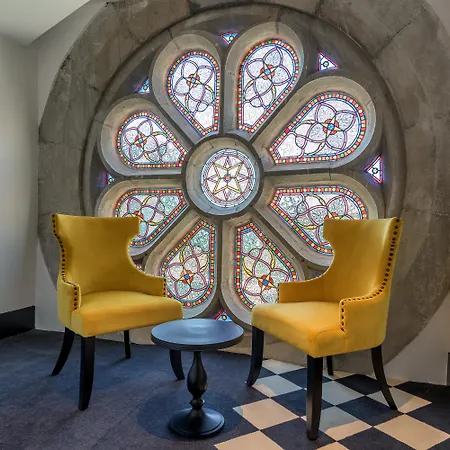 Du Roi & By Sowell Collection Carcassone